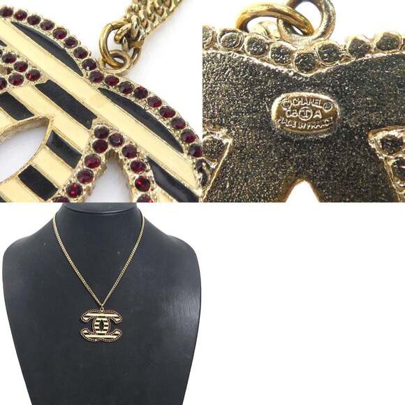 CHANEL Black Logo Necklace - Picture 5 of 5